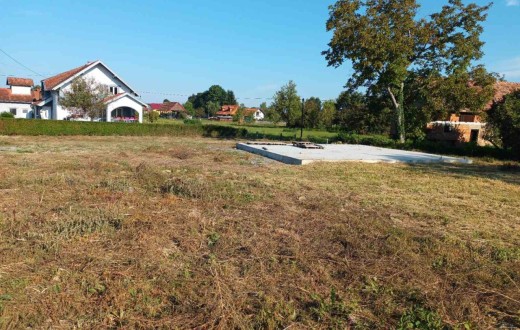 Atraktivno zemljište u Žabnu